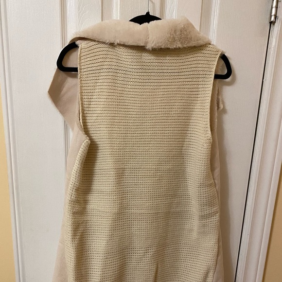 Mid length faux shearling vest - Picture 4 of 5